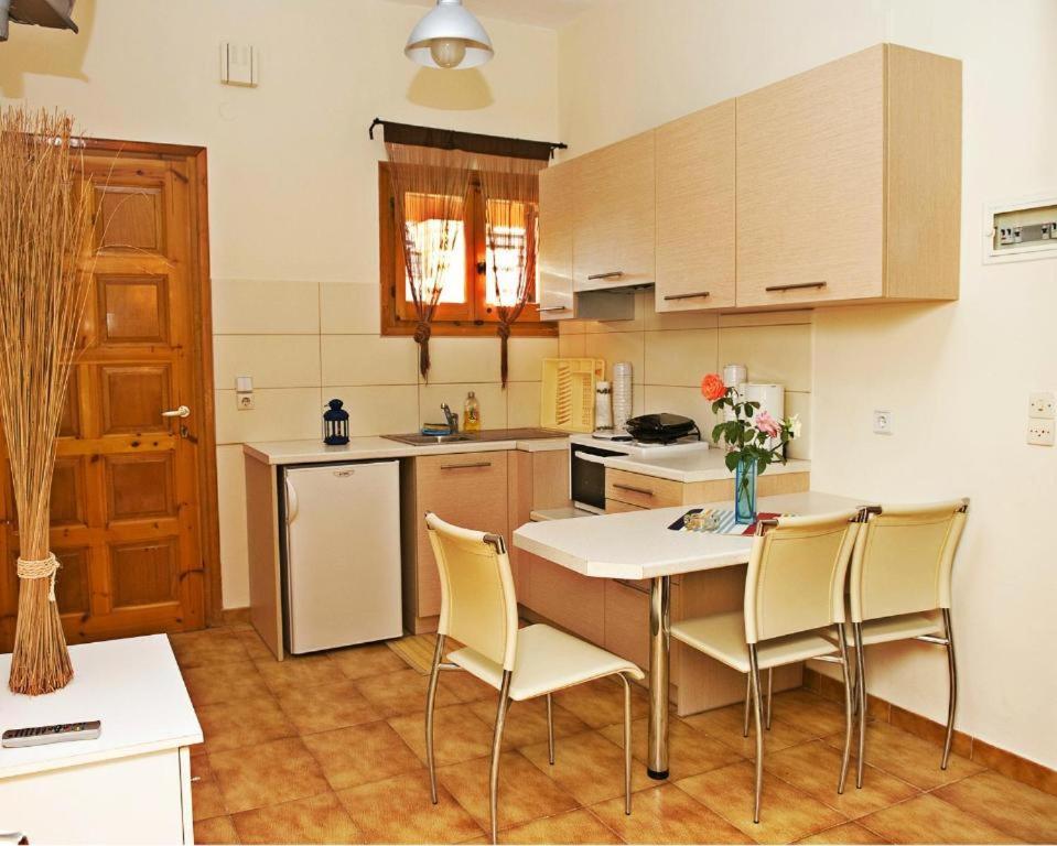 Feeloxenia Corfu Apartments 阿查拉维 外观 照片