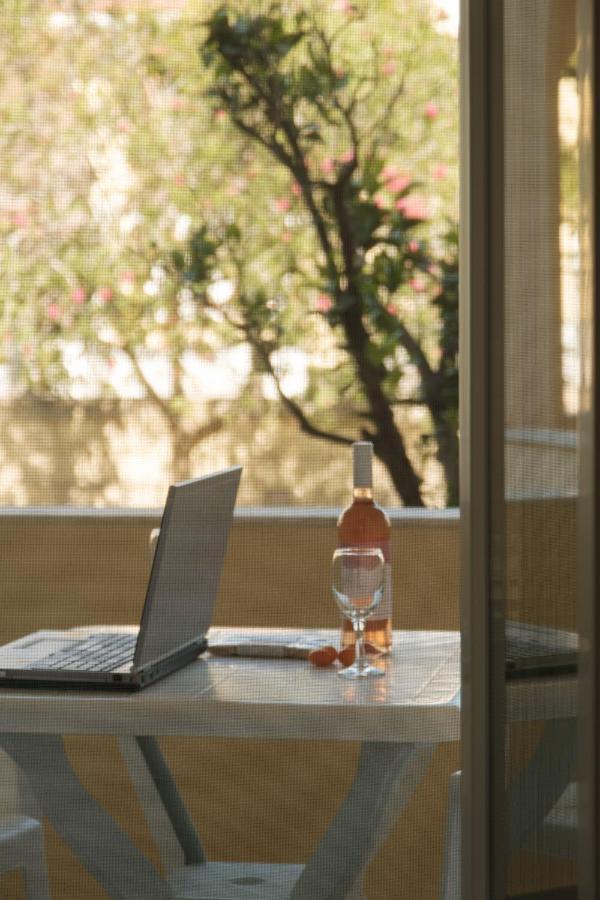 Feeloxenia Corfu Apartments 阿查拉维 外观 照片