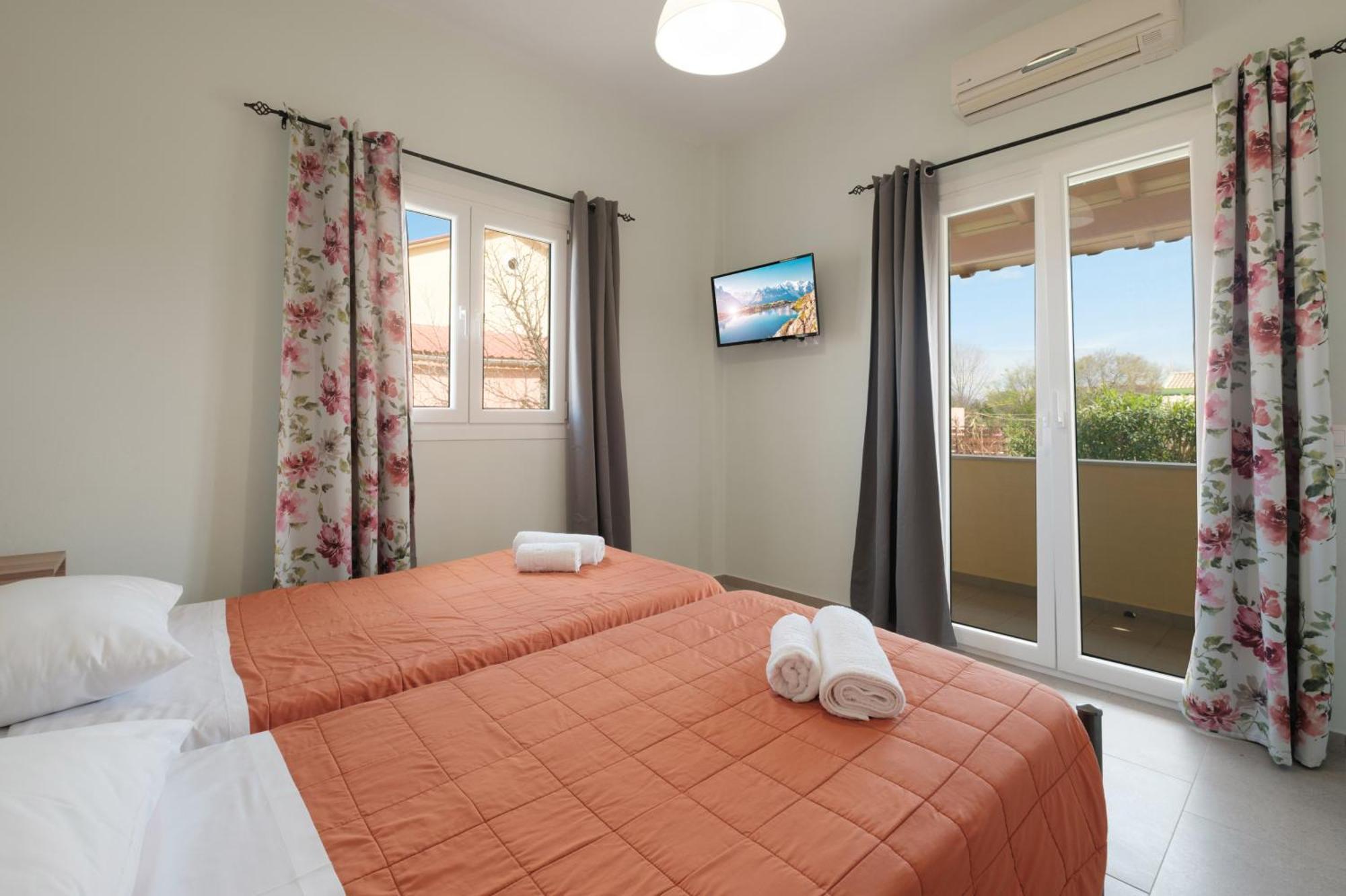 Feeloxenia Corfu Apartments 阿查拉维 外观 照片