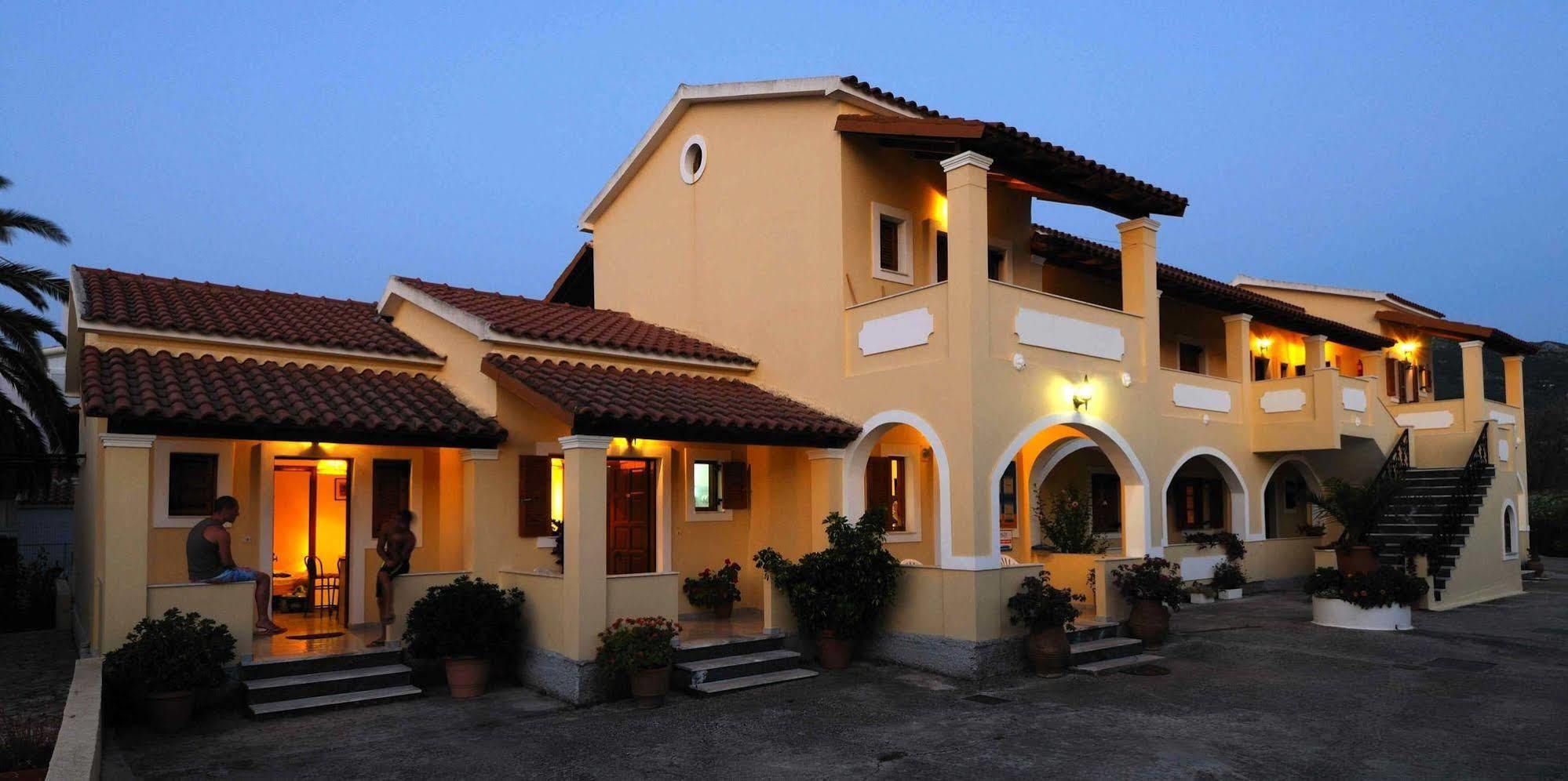 Feeloxenia Corfu Apartments 阿查拉维 外观 照片