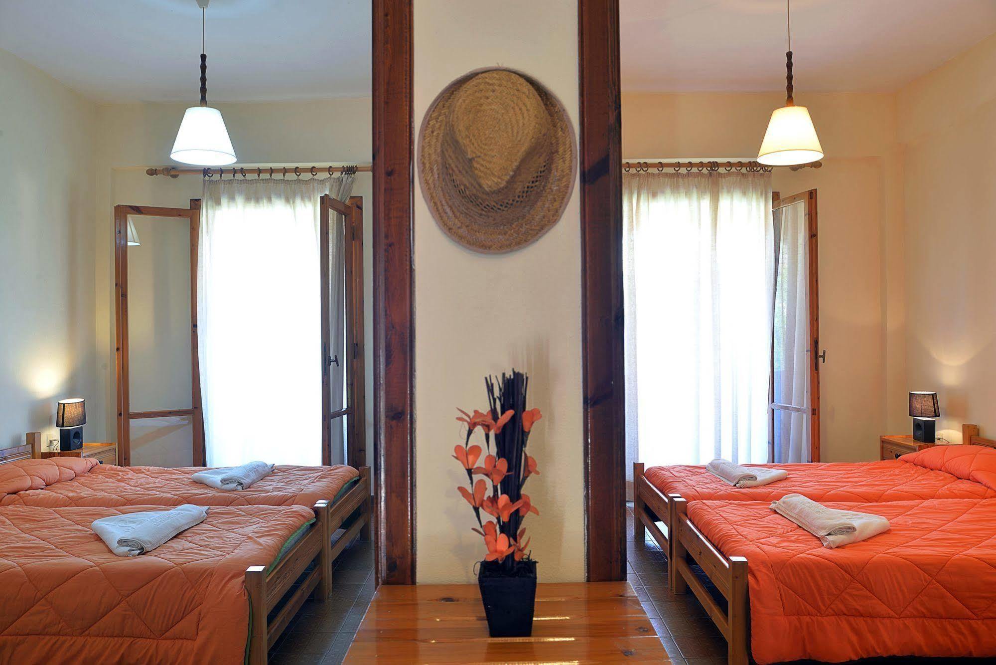 Feeloxenia Corfu Apartments 阿查拉维 外观 照片