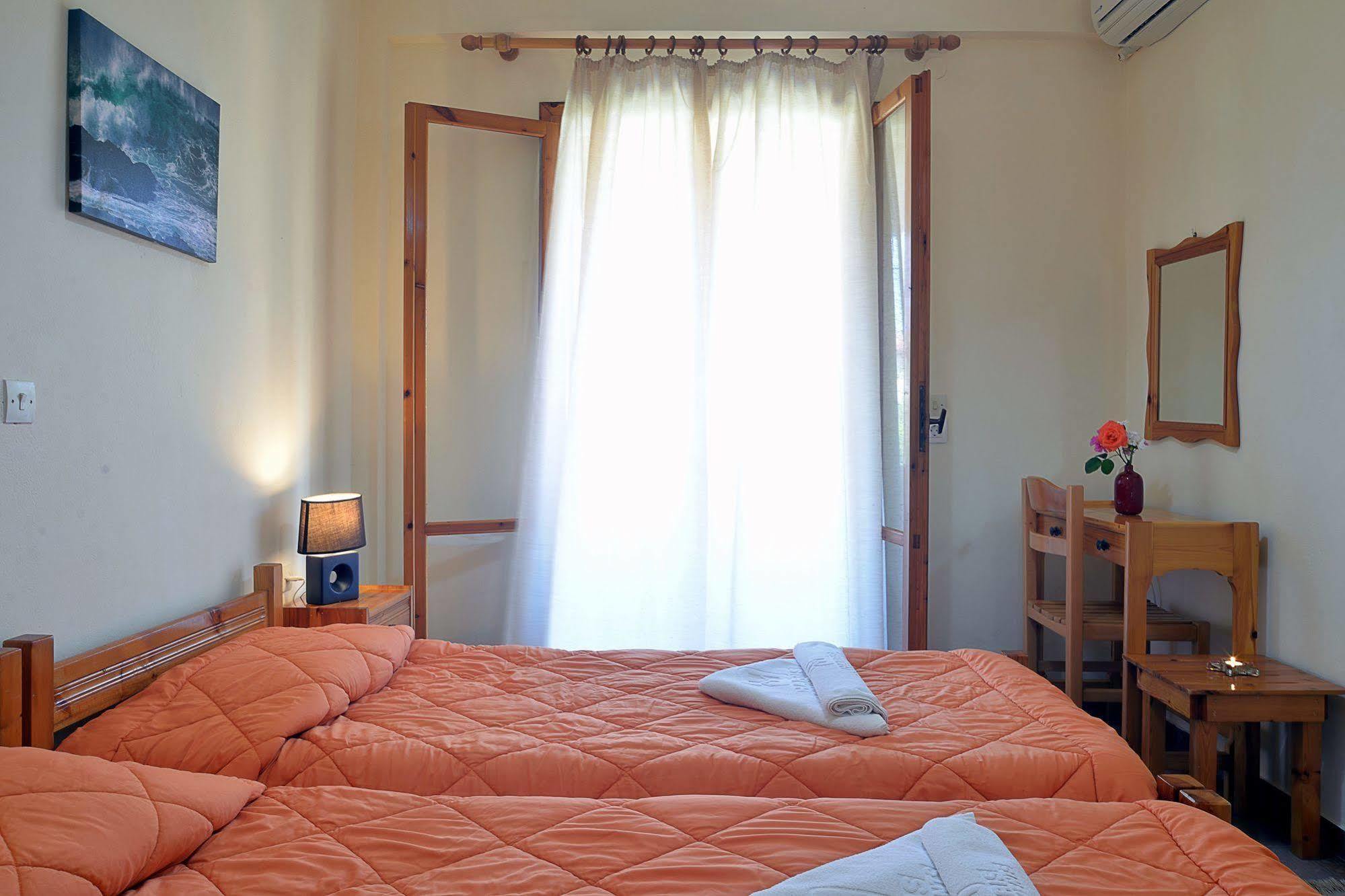 Feeloxenia Corfu Apartments 阿查拉维 外观 照片
