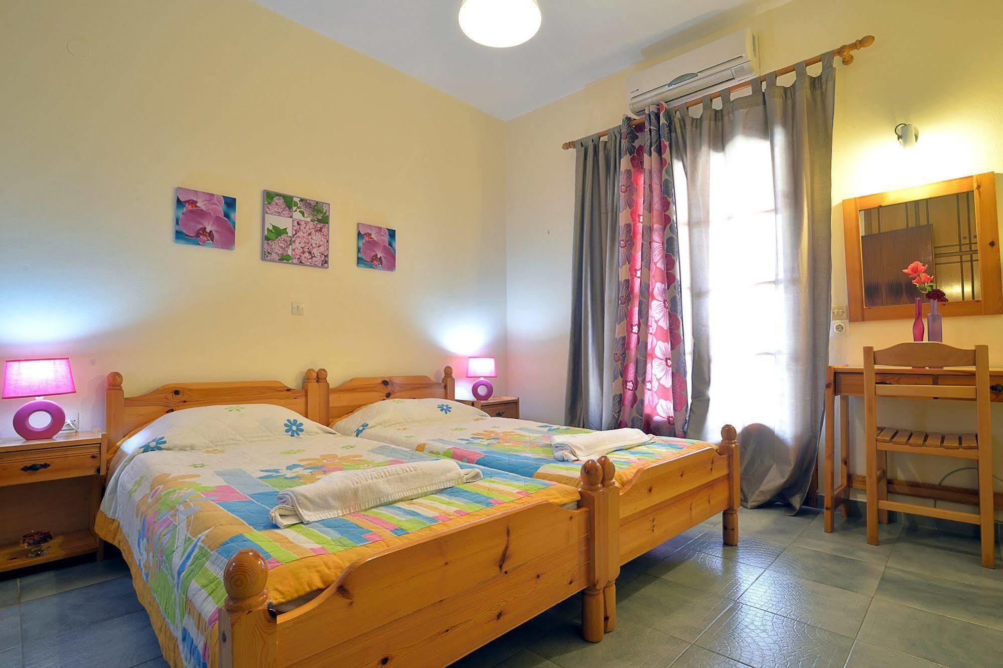 Feeloxenia Corfu Apartments 阿查拉维 外观 照片